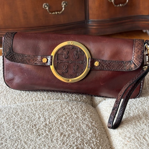 Vintage Tory Burch Leather Clutch python trim with Gold Accents - Picture 13 of 13